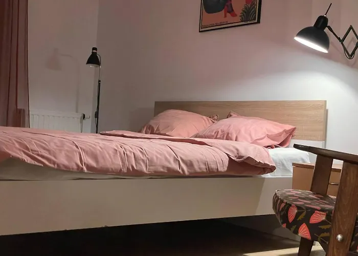 Elegant Riverside Flat Garden Appartamento *