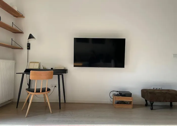 Apartamento Elegant Riverside Flat Garden Cracovia