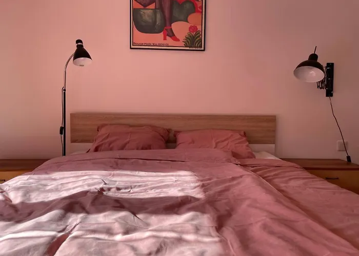 Apartamento Elegant Riverside Flat Garden