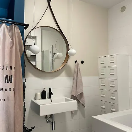 Elegant Riverside Flat Garden Apartamento Cracóvia