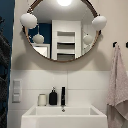 Elegant Riverside Flat Garden Apartamento Cracóvia