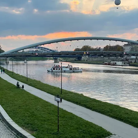 Elegant Riverside Flat Garden Cracóvia