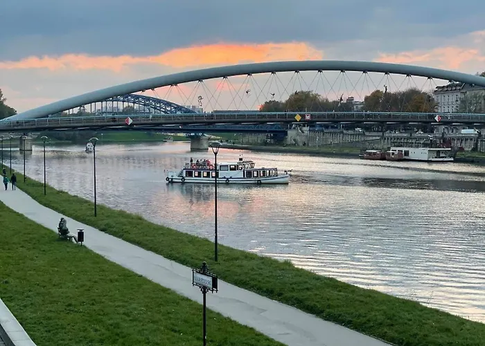 Elegant Riverside Flat Garden Kraków
