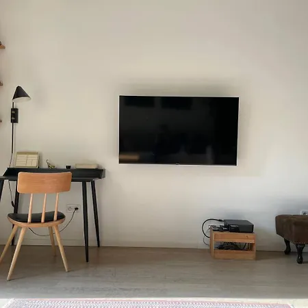 Apartamento Elegant Riverside Flat Garden Cracovia
